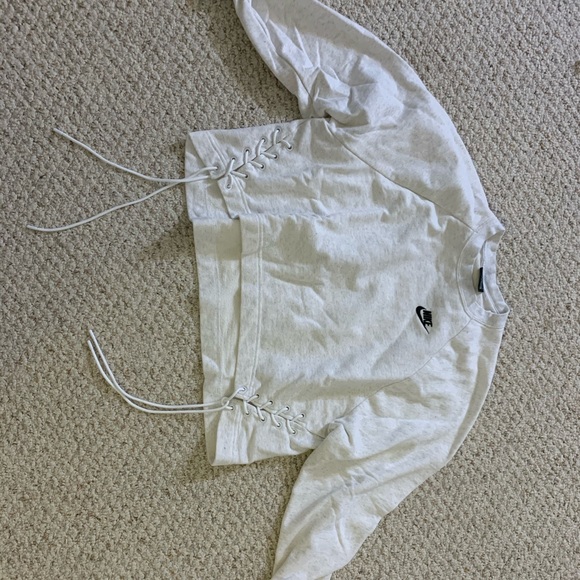 Nike Sweaters - Nike sweatshirt